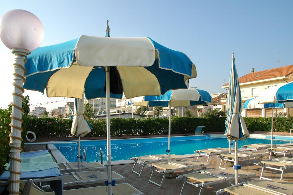 בלריה-איגאה מרינה Hotel Meritime מראה חיצוני תמונה