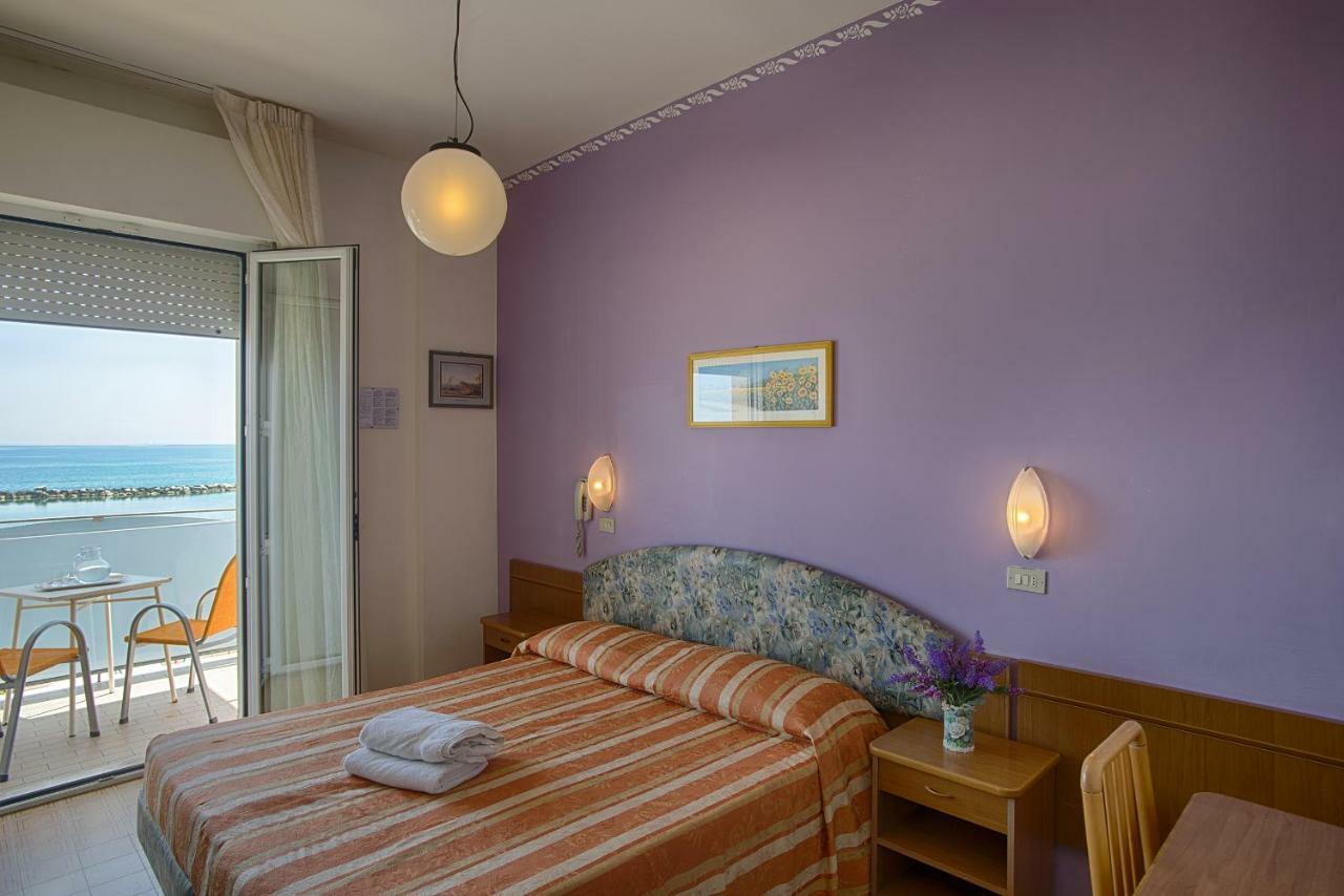 בלריה-איגאה מרינה Hotel Meritime מראה חיצוני תמונה